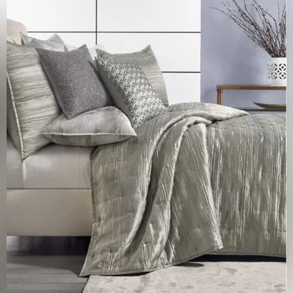 Hotel Collection Iridescence Quilted Coverlet Full/Queen $420 - Picture 1 of 5
